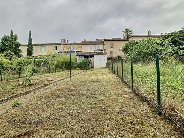 A vendre maison de village secteur Boussens, 4 chambres .Un jardin expose plein sud avec des cours intérieures.