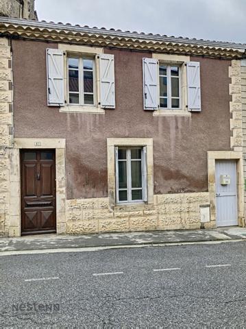 A vendre maison de village secteur Boussens, 4 chambres .Un jardin expose plein sud avec des cours intérieures.