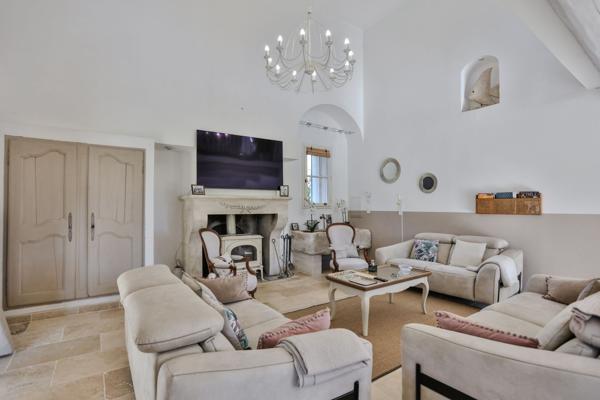 Vente Maison de luxe Pernes-les-Fontaines 9 Pièces 300 m²