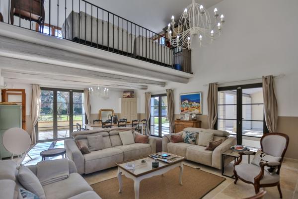 Vente Maison de luxe Pernes-les-Fontaines 9 Pièces 300 m²