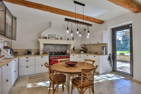 Vente Maison de luxe Pernes-les-Fontaines 9 Pièces 300 m²