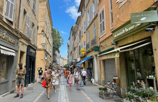 Aix-en-Provence (13100) À louer – T1 style loft avec terrasse à pied CV