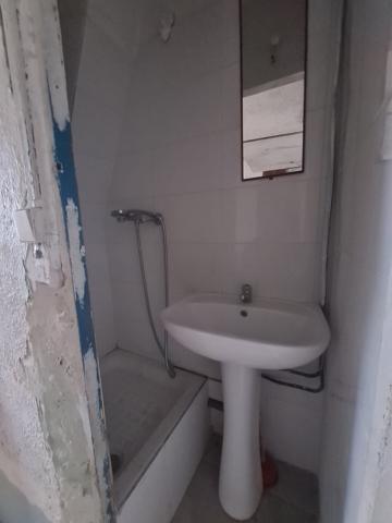 Chambre ou bureau avec une vue entièrement dégagée