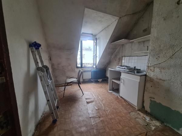 Chambre ou bureau avec une vue entièrement dégagée
