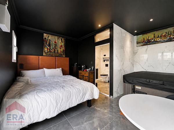A VENDRE MARSEILLE 13014 BON SECOURS MAISON IMMEUBLE JARDIN STUDIO CAVE  LOCATAIRES INVESTISSEURS