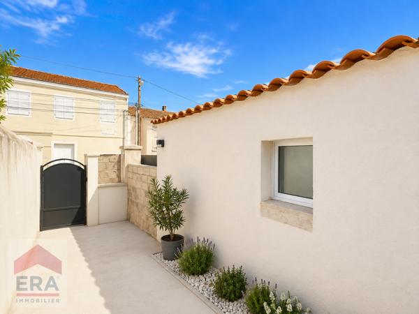 A VENDRE MARSEILLE 13014 BON SECOURS MAISON IMMEUBLE JARDIN STUDIO CAVE  LOCATAIRES INVESTISSEURS