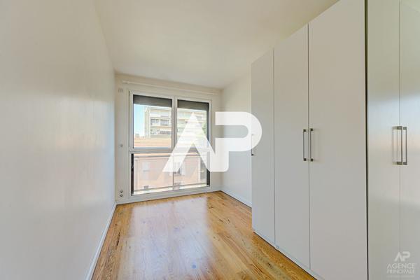 Appartement Rueil Malmaison 3 pièce(s) 56.48 m² 330 000 € **  - Référence  17606