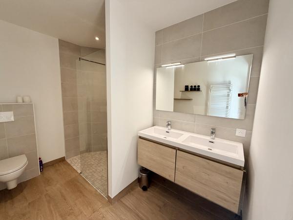 Maison contemporaine de plain pied normes PMR