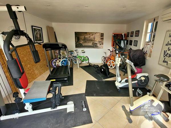 Mas provençal 4 chambres + gîte indépendant avec piscine - 9 pièce(s) 211 m2- Sarrians