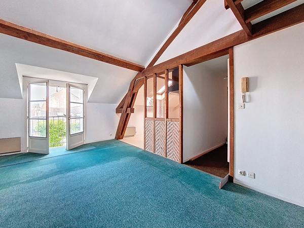 OLIVET BOURG - IMMEUBLE - 3 APPARTEMENTS T2 ET 1 APPARTEMENT T5 - JARDIN CLOS - PLACE DE STAIONNEMENT