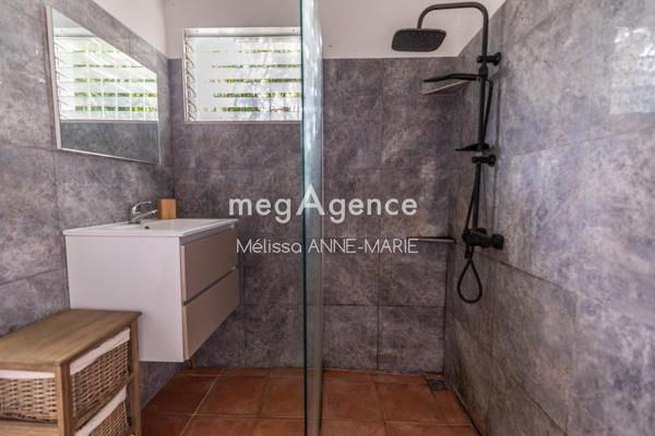 Maison à PETIT-BOURG, 97170 - 7 pièces 155m²