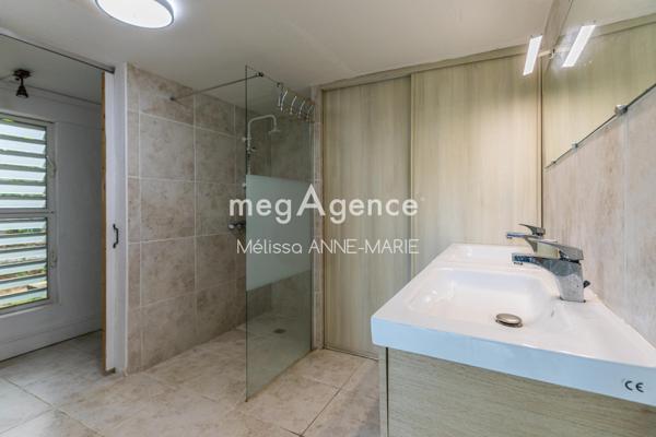 Maison à PETIT-BOURG, 97170 - 7 pièces 155m²