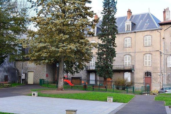 Appartement à vendre à Thiers dans le Puy-de-Dôme (63300), ref : 63022-44