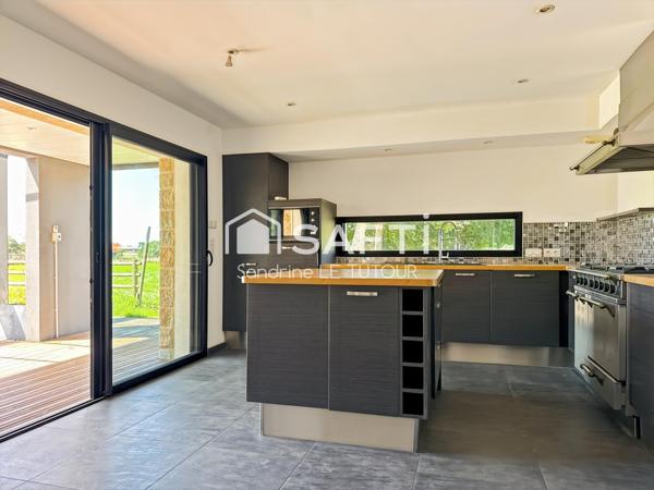 Maison d'architecte contemporaine 7 pièces avec sous-sol complet et piscine