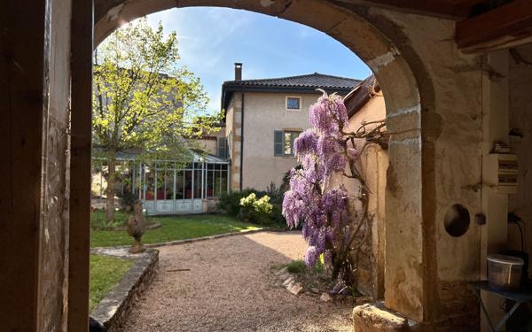 Maison à vendre    10 pièces • 289 m2 Lentilly