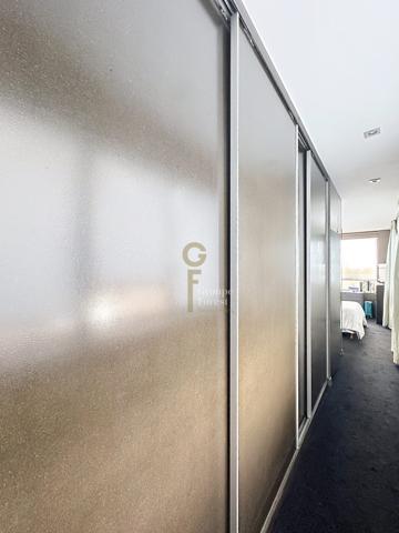 UNIQUE PENTHOUSE DE 136M2 : 3 CHAMBRES, TERRASSE DE 200M2 ET PARKING PRIVATIF