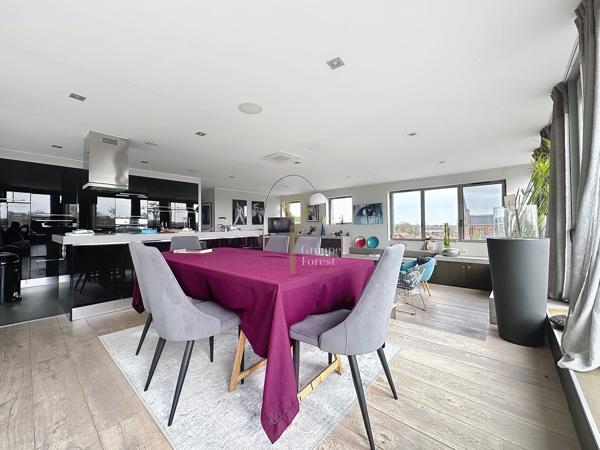 UNIQUE PENTHOUSE DE 136M2 : 3 CHAMBRES, TERRASSE DE 200M2 ET PARKING PRIVATIF