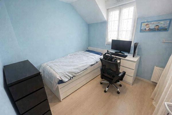 A VENDRE - CHAUMONT EN VEXIN CENTRE - maison 3 chbres - 200 m² terrain avec Garage