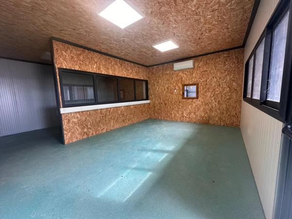 À LOUER – Local industriel / commercial 500 m²