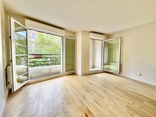 Paris 19è – Colonel Fabien | Beau 3 pièces traversant de 64 m² avec balcon, parking et cave