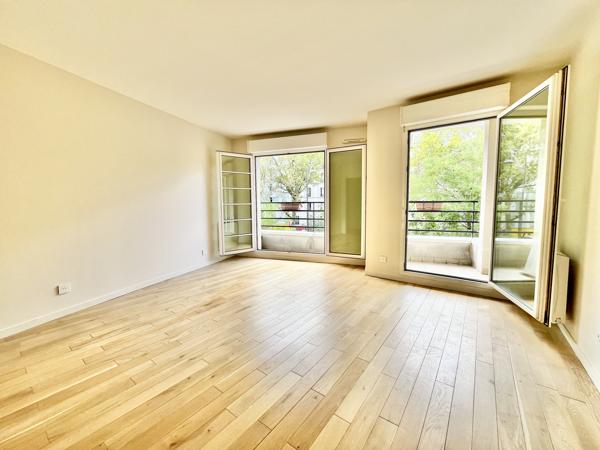 Paris 19è – Colonel Fabien | Beau 3 pièces traversant de 64 m² avec balcon, parking et cave