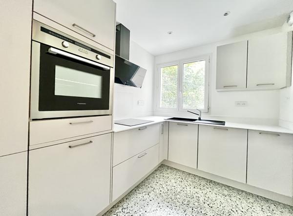 Paris 19è – Colonel Fabien | Beau 3 pièces traversant de 64 m² avec balcon, parking et cave