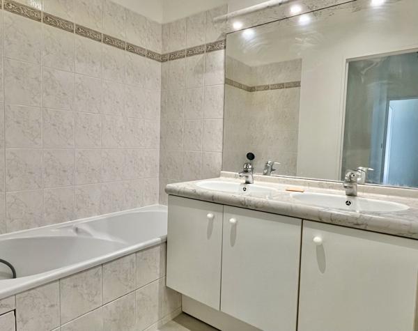 Paris 19è – Colonel Fabien | Beau 3 pièces traversant de 64 m² avec balcon, parking et cave