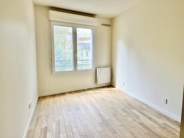 Paris 19è – Colonel Fabien | Beau 3 pièces traversant de 64 m² avec balcon, parking et cave