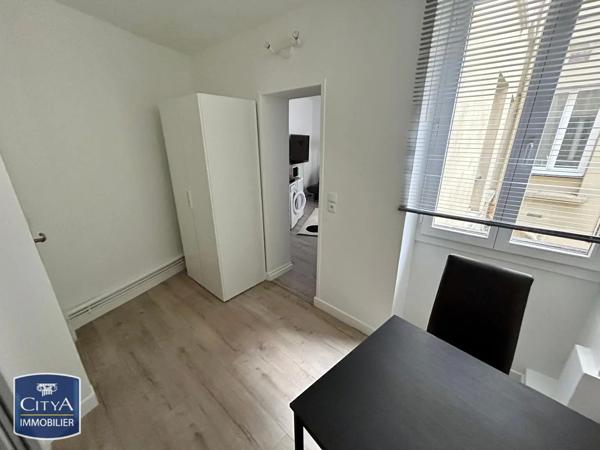 Appartement à louer 1 pièce 24.08m² Saint-Germain-en-Laye (78100)