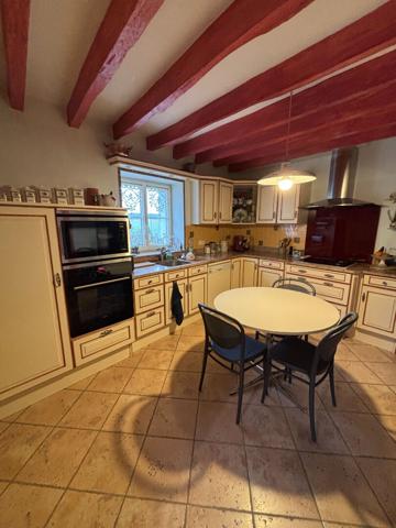 Maison 7 pièces 217.17 m2
