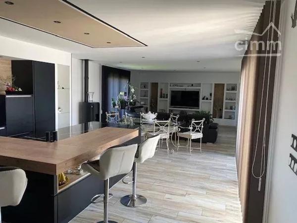 Noé 31410, dans un petit lotissement.