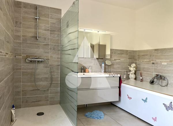 Immeuble 6 pièces 163.46 m2