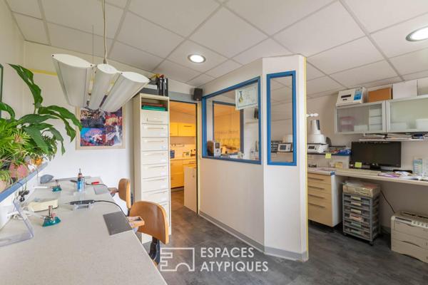 Vaste maison moderne et spacieuse, proche plages et commerces, local commercial