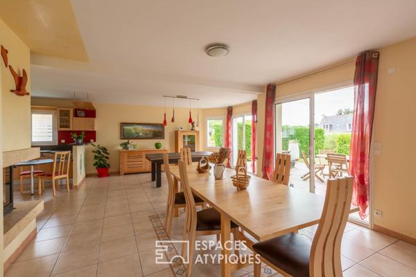 Vaste maison moderne et spacieuse, proche plages et commerces, local commercial