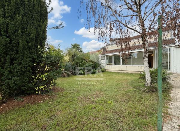 À Saint-Georges, le charme de la pierre avec vie de plain-pied, grand garage et jardin de 500 m² !