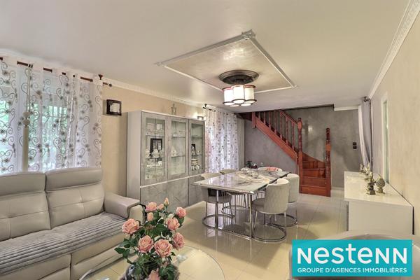 À 5 minutes à pied du métro Gratte-Ciel ? Maison familiale T5 de 123 m² avec cour privative à Villeurbanne