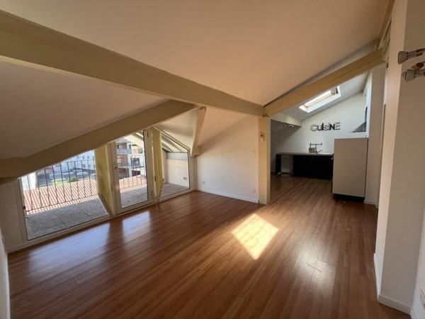 Appartement à louer 770 € CC Dax 3 p 49 m² DPE C