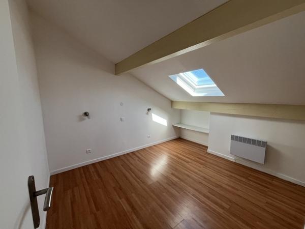 Appartement à louer 770 € CC Dax 3 p 49 m² DPE C