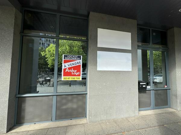 TOURS CENTRE BUREAUX COMMERCIAUX A LOUER 80 M² EN RDC AVEC VITRINE