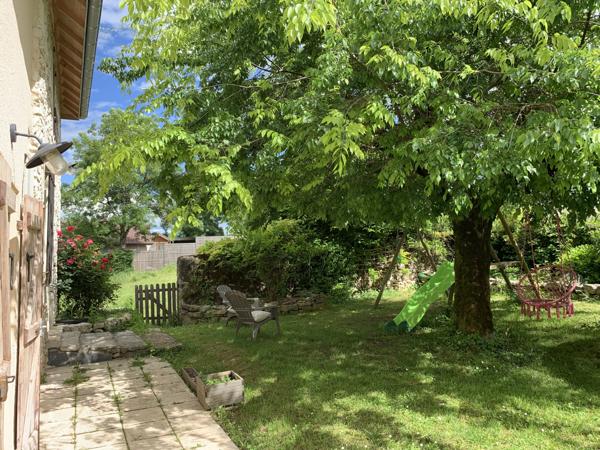 Saint-Victor-de-Morestel (38510) ST VICTOR DE MORESTEL, MAISON ANCIENNE DE 162 m² SUR TERRAIN 900 m²