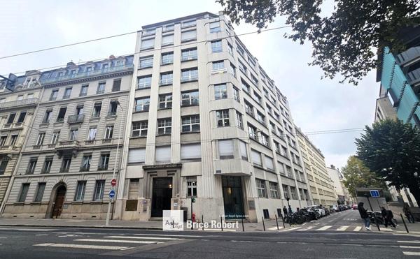 Bureaux à louer à Lyon 6ème avec étage élevé et proximité métro Brotteaux