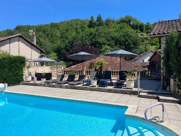 Élégante propriété de caractère avec trois habitations, piscine et cadre privilégié Bouillac