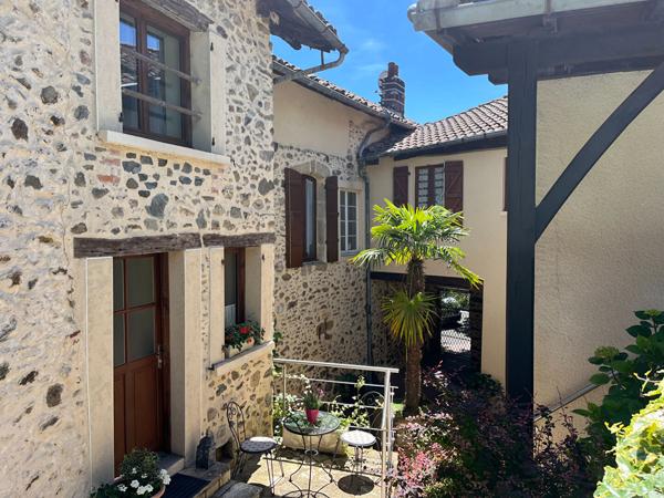 Élégante propriété de caractère avec trois habitations, piscine et cadre privilégié Bouillac