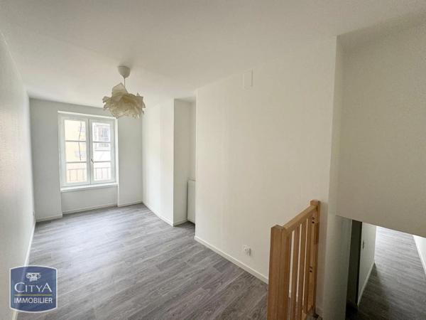 Appartement à louer 2 pièces 42.89m² Riom (63200)