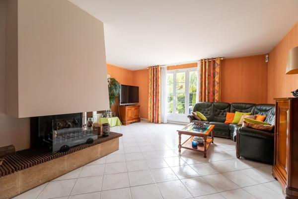 magnifique maison de 7 pièces CORMEILLES