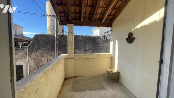 SAUSSAN, maison vigneronne à vendre