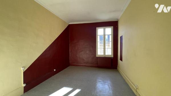 SAUSSAN, maison vigneronne à vendre