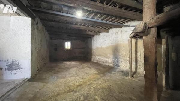 SAUSSAN, maison vigneronne à vendre