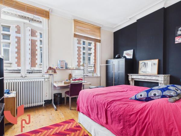 maison 5 chambres, 2 bureaux, avec du cachet