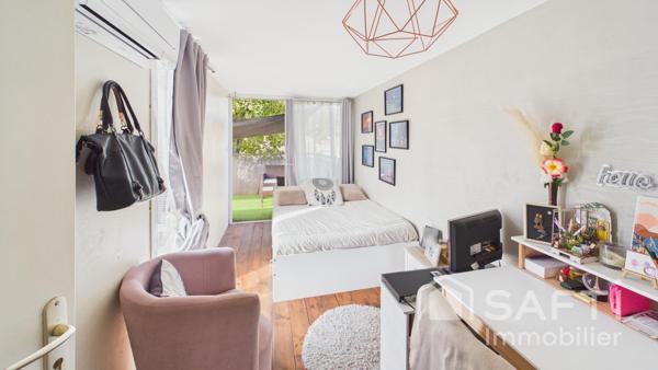 Maison contemporaine en conteneurs – Proche du centre-ville, avec piscine